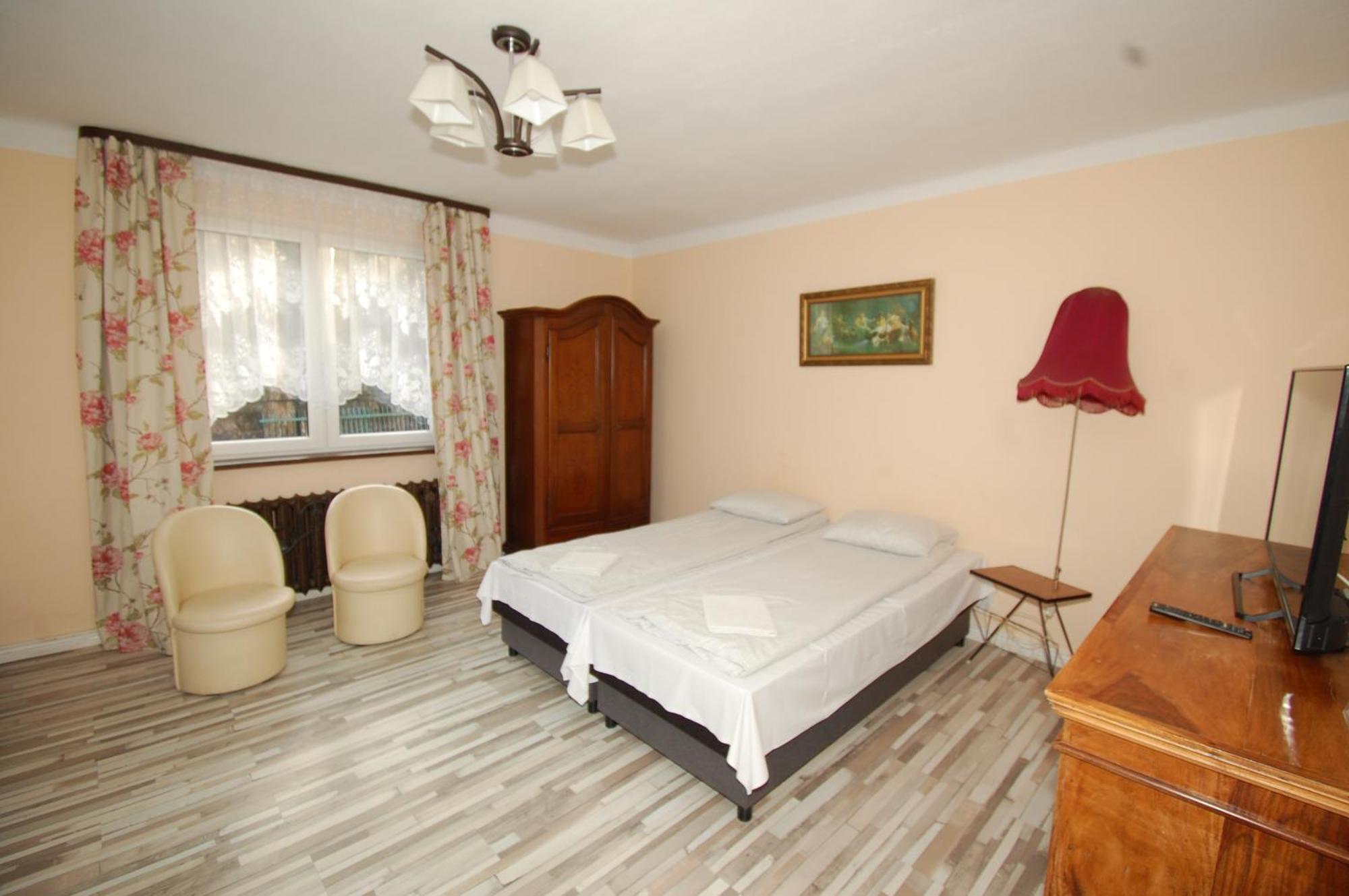 Villa Wypoczynek Letnia Oaza Sobienie Jeziory Exterior foto